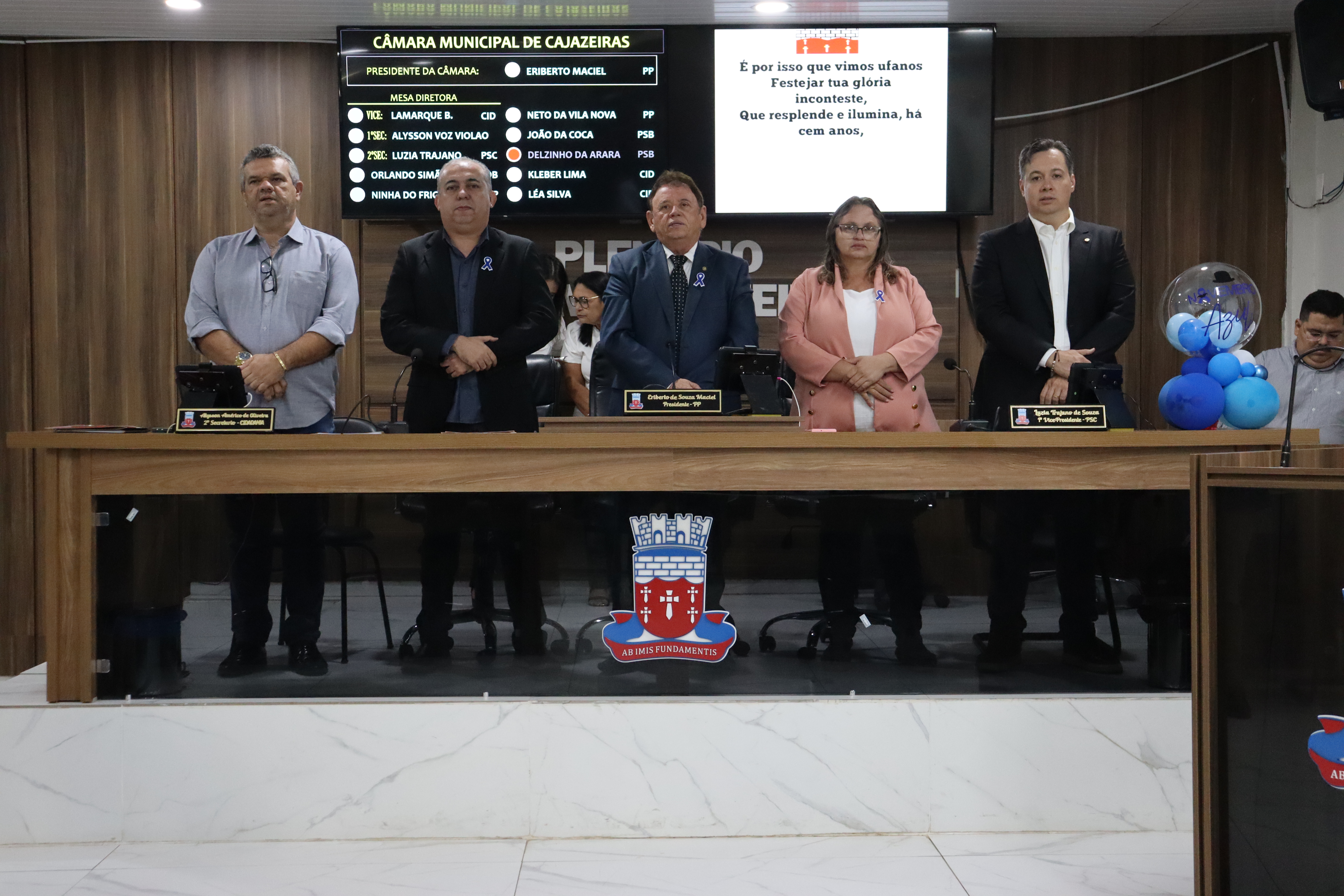 A Câmara Municipal de Cajazeiras realizou ontem (13) Sessão Ordinária dando posse aos novos parlarmentares Kléber Lima e Neto da Vila Nova, que contou com a presença do Deputado Estadual Júnior Araújo.