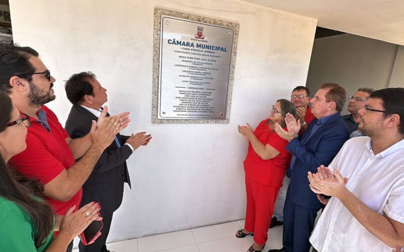 O presidente Eriberto Maciel (PSB) entregou nesta segunda-feira (30) a primeira etapa da obra da nova sede da Câmara Municipal de Cajazeiras, que já está 85% concluída. 