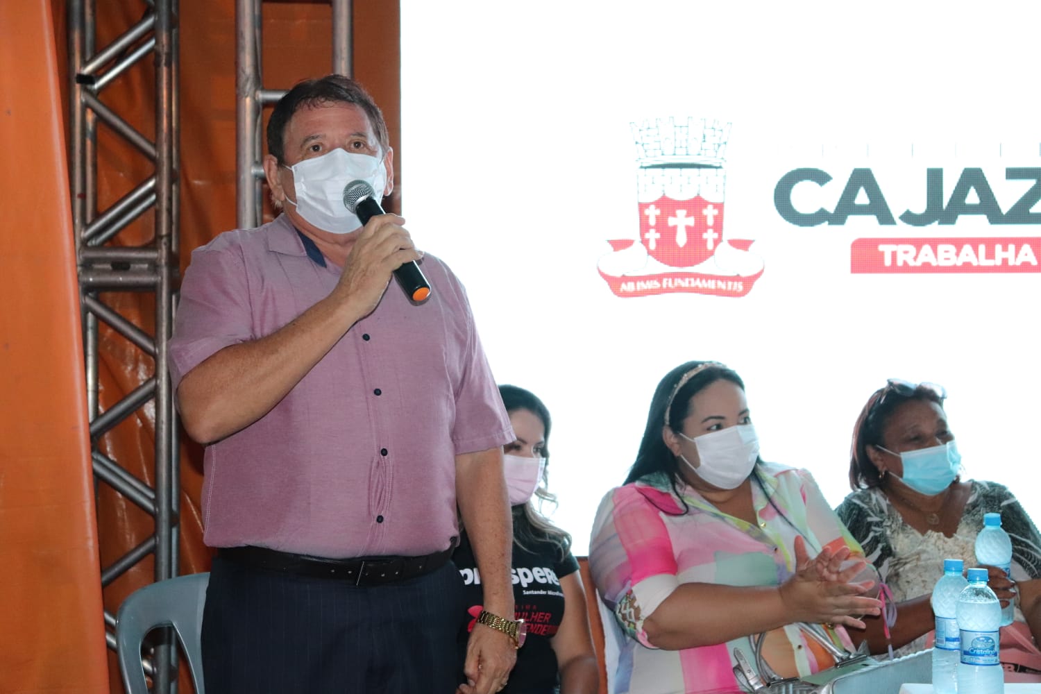 Presidente da Câmara Municipal de Cajazeiras particida da Feira Mulher Empreendedora na Cidade de Cajazeiras/PB